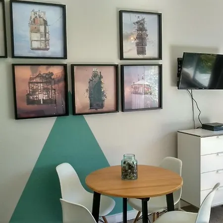 Theorynomad Al Apartment